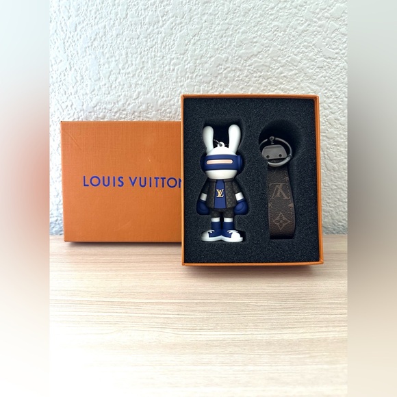 Louis Vuitton Rabbit Keychain - Picture 1 of 6